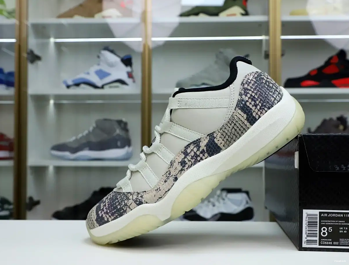 LIGHT SNAKESKIN 11 BONE LOW AIR JORDAN 0703